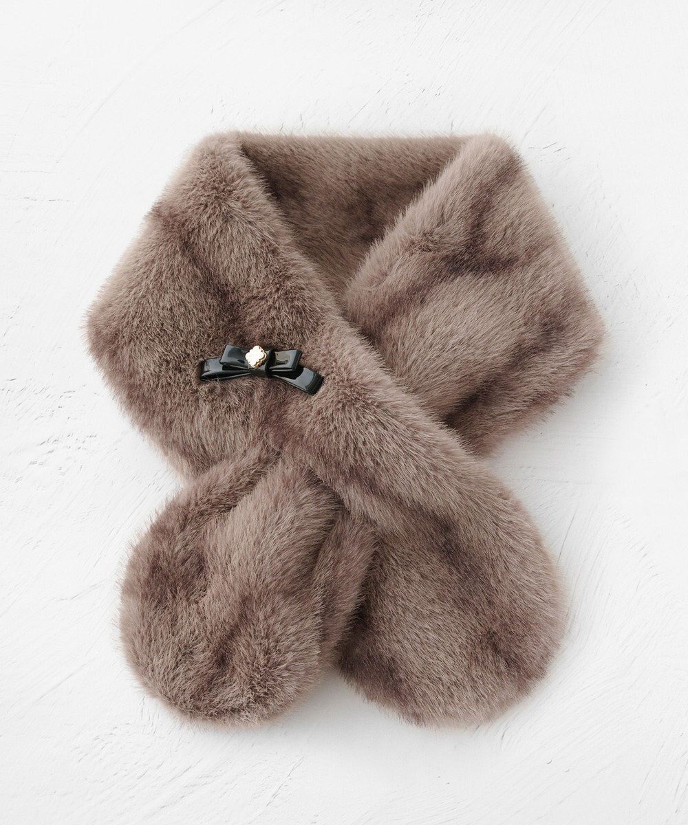 【トッカ/TOCCA】のBOW RIBBON FURTIPPET ティペット インテリア・キッズ・メンズ・レディースファッション・服の通販 founy(ファニー) 　ファッション　Fashion　レディースファッション　Fashion for Women　マフラー・スヌード / 冬小物の定番　Scarves & Mufflers　エレガント 上品　Elegant　カーディガン　Cardigan, Knitwear　ストール　Stole, Wrap　スヌード　Snood, Infinity Scarf　フェイクファー　Faux Fur, Imitation Fur　ブローチ　Brooch, Pin Brooch　マフラー　Scarf, Muffler　リュクス　Luxury, Elegant, High-End, Chic　冬　Winter / This Winter　A/W・秋冬　Autumn/Winter　新作・新入荷　New Arrivals / New In　おすすめ　Recommended / Our Picks　ベージュ系|ID: prp329100004639317 ipo3291000000033441899