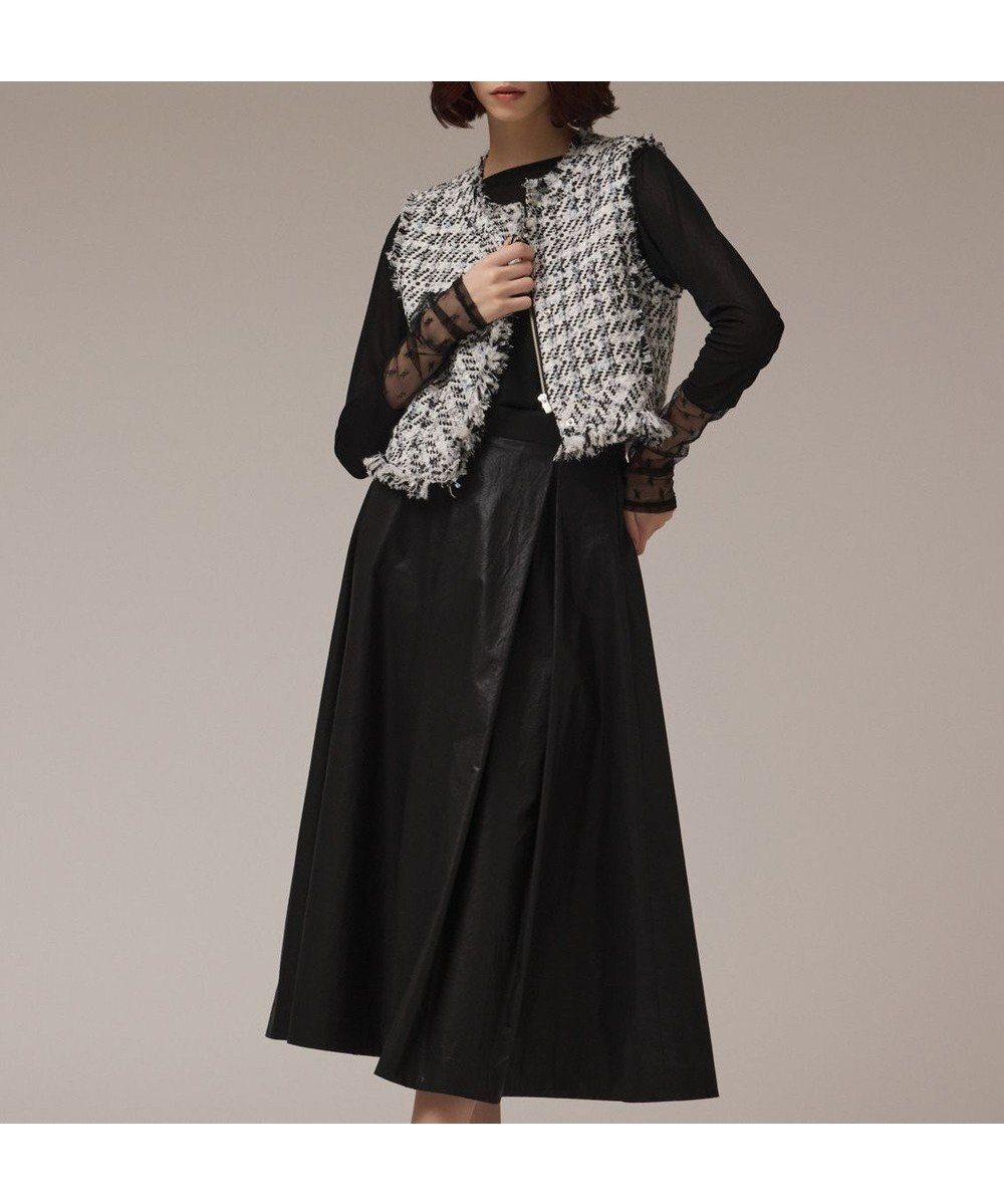 【グレース コンチネンタル/GRACE CONTINENTAL】のコンパクトツイードベスト 人気、トレンドファッション・服の通販 founy(ファニー) 　ファッション　Fashion　レディースファッション　Fashion for Women　アウター　Coat / Outerwear Collection　トップス・カットソー　Cut & Sew Tops　ベスト&ジレ / 重ね着スタイル　Vests & Gilets　クラシカル　Classical, Vintage-Inspired　コンパクト　Compact, Small Size　スリーブ　Sleeve, Long Sleeve / Short Sleeve　ツイード　Twill, Twill Weave　トレンド　Trend, Trending Now　バランス　Balance, Style Balance　ベスト　Vest, Waistcoat　ロング　Long, Long-Length　ワイド　Wide, Wide Fit　今季　This Season, Current Season　夏　Summer　秋　Autumn　A/W・秋冬　Autumn/Winter　 other-1|ID: prp329100004639386 ipo3291000000033442460
