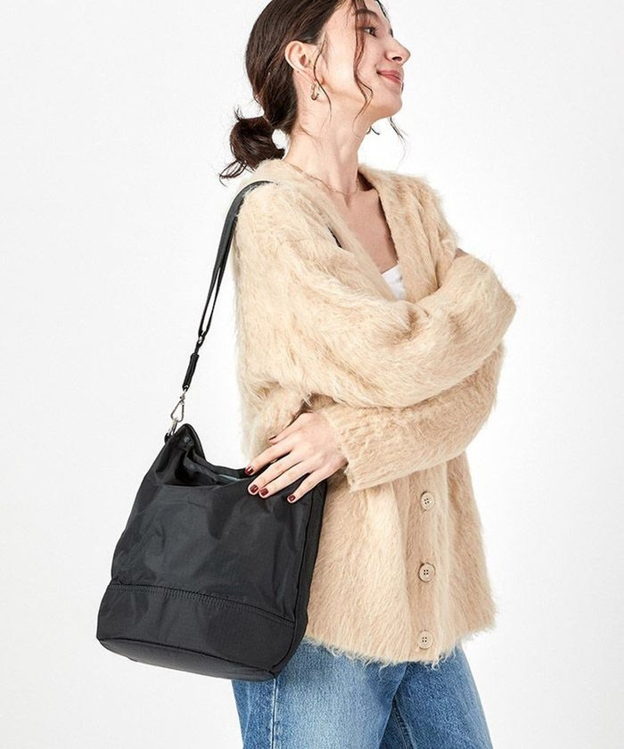 【レスポートサック/LeSportsac】のCONVERTIBLE BUCKET BAG/リサイクルドブラックJP インテリア・キッズ・メンズ・レディースファッション・服の通販 founy(ファニー) https://founy.com/ ファッション Fashion レディースファッション Fashion for Women 軽量 Lightweight, Ultra Light ショルダー Shoulder, Shoulder Strap シンプル Simple, Minimal トラベル Travel, Travel Gear 手帳 Planner, Notebook 人気 Popular, Best Seller バケツ Bucket, Bucket Style プリント Print, Printed Pattern ポケット Pocket, Pocket Detail マグネット Magnet, Magnetic Closure 無地 Plain, Solid Color おすすめ Recommended / Our Picks 旅行 Travel ビジネス 仕事 通勤 Business / Work / Commuting |ID: prp329100004640990 ipo3291000000033681175