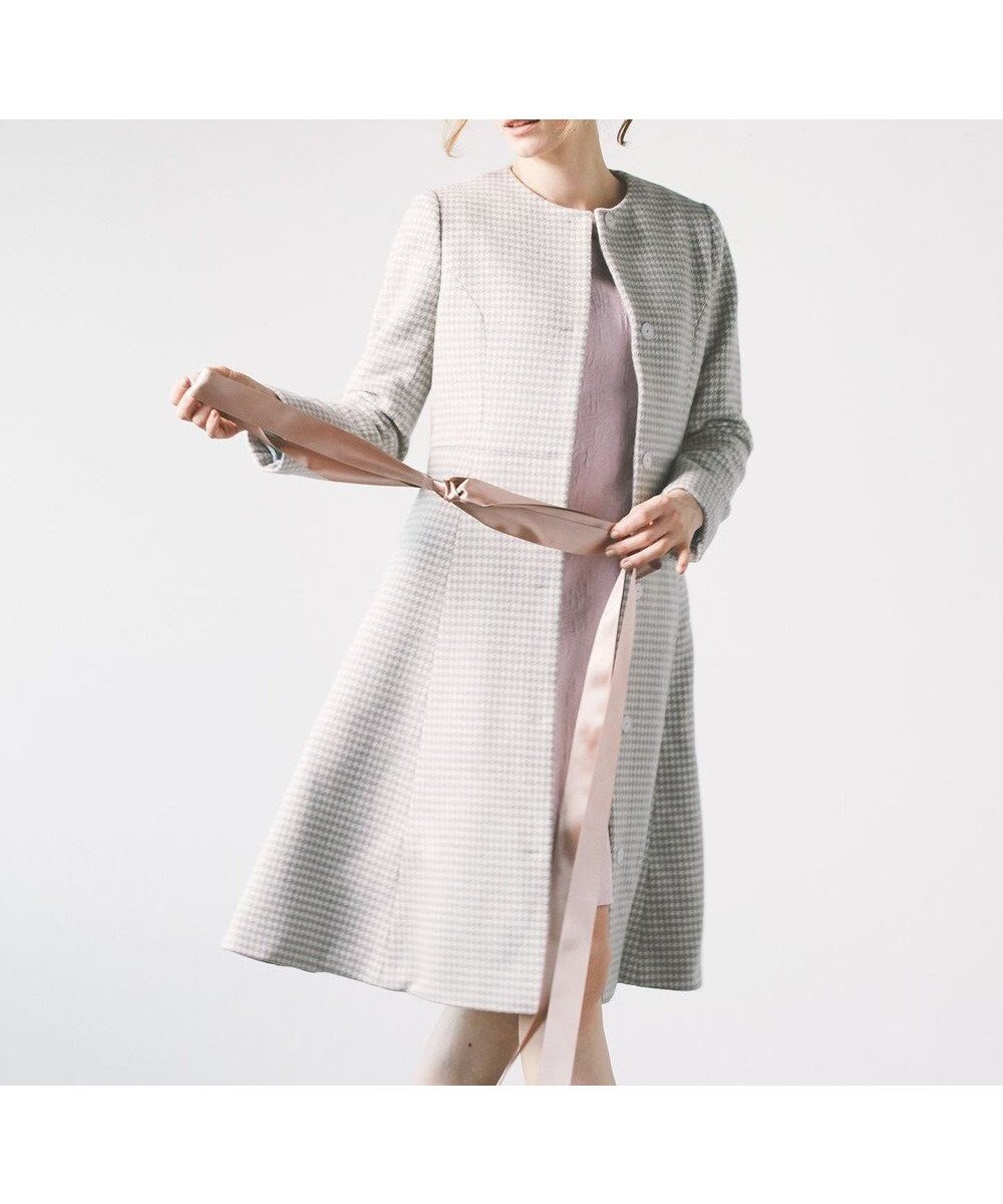 【トッカ/TOCCA】の【消臭】RHYTHMIC PACE 千鳥柄コート インテリア・キッズ・メンズ・レディースファッション・服の通販 founy(ファニー) 　ファッション　Fashion　レディースファッション　Fashion for Women　アウター　Coat / Outerwear Collection　コート・ロングコート・ピーコート　Long Coats, Peacoats & More　レディースジャケット・軽アウター　Jackets　おすすめ　Recommended / Our Picks　クラシカル　Classical, Vintage-Inspired　ジャケット　Jacket, Outerwear　ドレス　Dress, One-Piece　フェミニン　Feminine, Girly　ラベンダー　Lavender　エレガント 上品　Elegant　定番　Standard, Basic Item　A/W・秋冬　Autumn/Winter　雑誌　Magazine, Fashion Magazine　グレー系|ID: prp329100004641681 ipo3291000000033474936