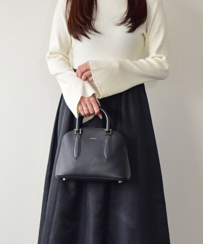 【インター ショシュール/INTER-CHAUSSURES】の【LORISTELLA】シュリンクレザーハンドバッグ インテリア・キッズ・メンズ・レディースファッション・服の通販 founy(ファニー) https://founy.com/ ファッション Fashion レディースファッション Fashion for Women バッグ Bags イタリア Italy スタイリッシュ Stylish, Fashionable パターン Pattern, Design Print ファブリック Fabric, Textile フェミニン Feminine, Girly フォルム Silhouette, Form ベーシック Basic, Essential モダン Modern, Contemporary ラップ Wrap, Wrap Design 人気 Popular, Best Seller |ID: prp329100004642201 ipo3291000000033609373