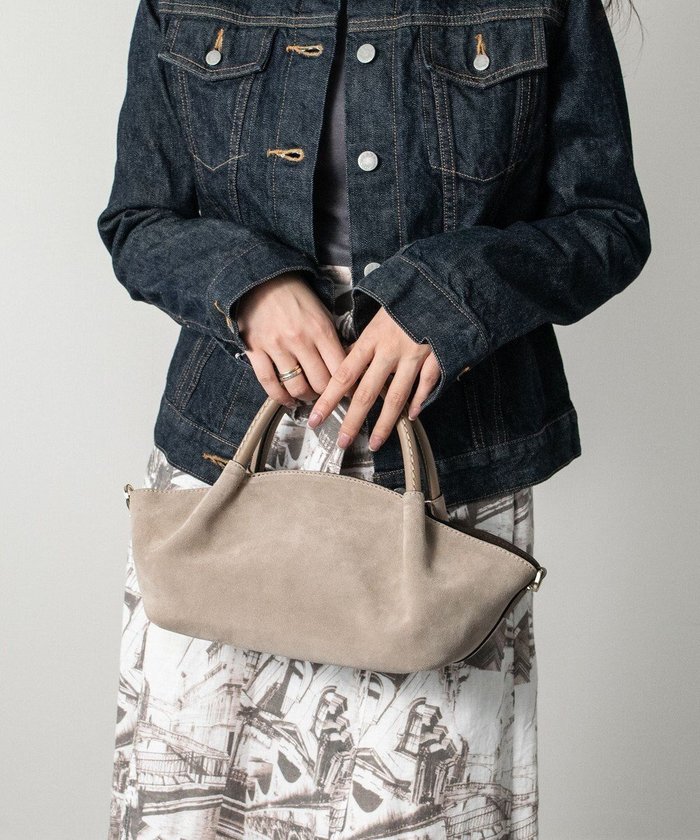 【インター ショシュール/INTER-CHAUSSURES】の【LORISTELLA】レザーハンドルスエードハンドバッグ インテリア・キッズ・メンズ・レディースファッション・服の通販 founy(ファニー) https://founy.com/ ファッション Fashion レディースファッション Fashion for Women バッグ Bags イタリア Italy スタイリッシュ Stylish, Fashionable トレンド Trend, Trending Now パターン Pattern, Design Print ファブリック Fabric, Textile フェミニン Feminine, Girly フォルム Silhouette, Form モダン Modern, Contemporary ラップ Wrap, Wrap Design 人気 Popular, Best Seller |ID: prp329100004642208 ipo3291000000034143681