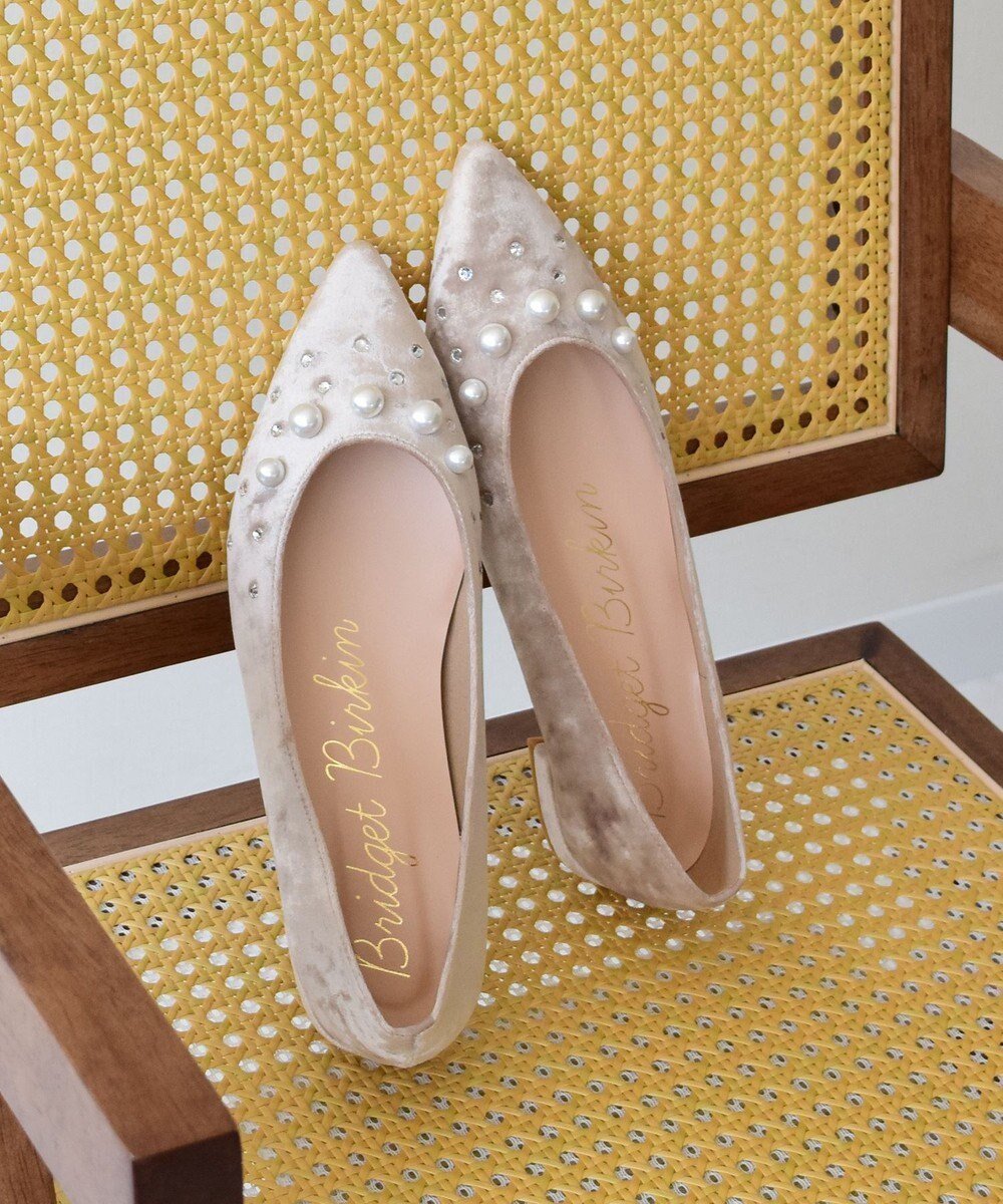 【ブリジット バーキン/Bridget Birkin】の【Bridget Birkin】パールストーンベロアパンプス インテリア・キッズ・メンズ・レディースファッション・服の通販 founy(ファニー) ファッション Fashion レディースファッション Fashion for Women おすすめ Recommended / Our Picks ストーン Stone, Gem-Like パール Pearl, Pearl Accent ベロア Velour, Soft Velvet エレガント 上品 Elegant 抗菌 Antibacterial, Bacteria-Resistant ベージュ雑材|ID: prp329100004642256 ipo3291000000033833660