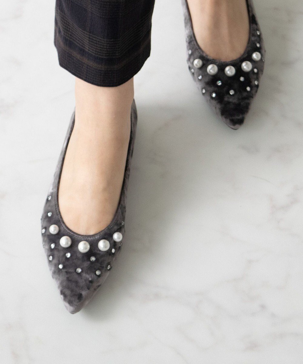 【ブリジット バーキン/Bridget Birkin】の【Bridget Birkin】パールストーンベロアパンプス インテリア・キッズ・メンズ・レディースファッション・服の通販 founy(ファニー) ファッション Fashion レディースファッション Fashion for Women おすすめ Recommended / Our Picks ストーン Stone, Gem-Like パール Pearl, Pearl Accent ベロア Velour, Soft Velvet エレガント 上品 Elegant 抗菌 Antibacterial, Bacteria-Resistant グレー雑材|ID: prp329100004642256 ipo3291000000033952086