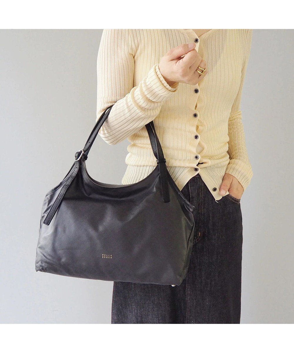 【ペレボルサ/PELLE BORSA】のB5トートバッグ Alive アライブ 4453 インテリア・キッズ・メンズ・レディースファッション・服の通販 founy(ファニー) 　ファッション　Fashion　レディースファッション　Fashion for Women　バッグ　Bags　エレガント 上品　Elegant　コーティング　Coating, Coated Finish　軽量　Lightweight, Ultra Light　ショルダー　Shoulder, Shoulder Strap　ジャカード／ジャガード　Jacquard, Woven Pattern　財布　Wallet, Purse　ダメージ　Distressed, Destroyed　パール　Pearl, Pearl Accent　ポケット　Pocket, Pocket Detail　ミドル　Middle Length, Mid Height　モチーフ　Motif, Design Theme　ループ　Loop, Loop Knit　おすすめ　Recommended / Our Picks　マットブラック|ID: prp329100004642280 ipo3291000000033483379
