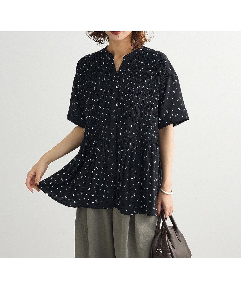 【グリーンパークス/Green Parks】のマジョリカプリーツスキッパーブラウス インテリア・キッズ・メンズ・レディースファッション・服の通販 founy(ファニー) 　ファッション　Fashion　レディースファッション　Fashion for Women　トップス・カットソー　Cut & Sew Tops　シャツ・ブラウス・オフィスカジュアル　Elegant Blouses & Button-Ups　新作・新入荷　New Arrivals / New In　おすすめ　Recommended / Our Picks　スキッパー　Skipper, Open Collar　フロント　Front, Front Design　プリーツ　Pleats, Pleated　ポケット　Pocket, Pocket Detail　ロング　Long, Long-Length　A/W・秋冬　Autumn/Winter　Flower|ID: prp329100004643046 ipo3291000000033493198