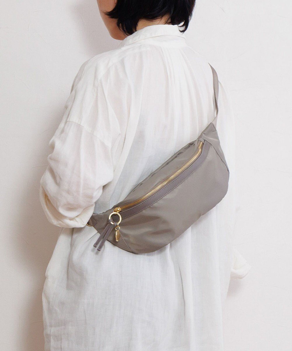 【エースバッグズアンドラゲッジ/ACE BAGS & LUGGAGE】のHAyU × ace. ユッカ ウエストバッグ 17834 インテリア・キッズ・メンズ・レディースファッション・服の通販 founy(ファニー) 　ファッション　Fashion　レディースファッション　Fashion for Women　ポーチ&ミニバッグ　Pouches & Mini Bags　エレガント 上品　Elegant　コラボ　Collaboration, Collab　シンプル　Simple, Minimal　チャーム　Charm, Pendant　トラベル　Travel, Travel Gear　ネコ　Cat, Feline Motif　猫　Cat, Kitty　ポケット　Pocket, Pocket Detail　ポーチ　Pouch, Small Case　メタル　Metal, Metal Parts　メッシュ　Mesh, Net Fabric　無地　Plain, Solid Color　リュック　Backpack, Rucksack　ワイヤー　Wire, Wired Bra　再入荷　Restock / Back in Stock　新作・新入荷　New Arrivals / New In　旅行　Travel　スーツケース キャリーケース　Suitcase / Carry Case　ギフト プレゼント　Gift / Present　グレージュ|ID: prp329100004643077 ipo3291000000033493442