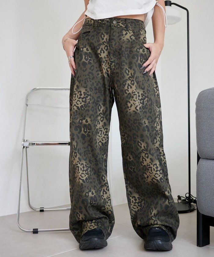 【ウィゴー/WEGO】のレオパードワイドストレートパンツ インテリア・キッズ・メンズ・レディースファッション・服の通販 founy(ファニー) https://founy.com/ ファッション Fashion レディースファッション Fashion for Women パンツ Pants & Trousers 春 Spring 秋 Autumn ショート Short, Short Length ジャケット Jacket, Outerwear スポーツ Sports, Activewear スマホ Smartphone, Mobile Device トレンド Trend, Trending Now ヒョウ Leopard, Animal Print レオパード Leopard, Animal Print ロング Long, Long-Length ワイド Wide, Wide Fit 冬 Winter / This Winter S/S・春夏 SS, Spring/Summer, Warm Season おすすめ Recommended / Our Picks 夏 Summer |ID: prp329100004643129 ipo3291000000033493788