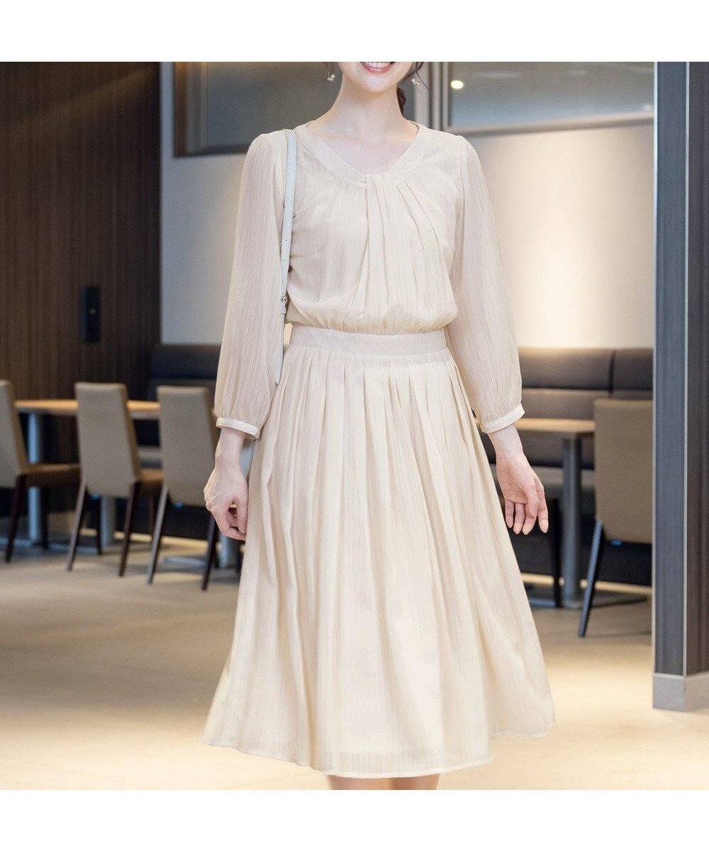 【ティアクラッセ/Tiaclasse】の【新色追加・洗える】シフォンギャザーワンピース インテリア・キッズ・メンズ・レディースファッション・服の通販 founy(ファニー) ファッション Fashion レディースファッション Fashion for Women ワンピース Dresses シフォン Chiffon, Lightweight Fabric チュニック Tunic, Long Top ポケット Pocket, Pocket Detail ミドル Middle Length, Mid Height エレガント 上品 Elegant 再入荷 Restock / Back in Stock 夏 Summer 新作・新入荷 New Arrivals / New In 春 Spring S/S・春夏 SS, Spring/Summer, Warm Season 洗える Machine Washable ベージュ|ID: prp329100004643678 ipo3291000000034505285