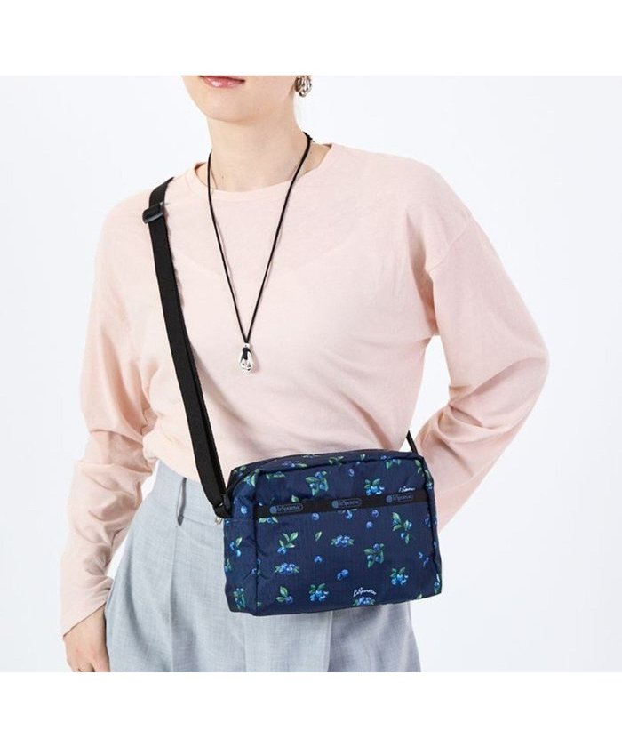【レスポートサック/LeSportsac】のDANIELLA CROSSBODY/ベリーベリー インテリア・キッズ・メンズ・レディースファッション・服の通販 founy(ファニー) https://founy.com/ ファッション Fashion レディースファッション Fashion for Women おすすめ Recommended / Our Picks アウトドア Outdoor Clothing コンパクト Compact, Small Size プリント Print, Printed Pattern ポケット Pocket, Pocket Detail 旅行 Travel 財布 Wallet, Purse |ID: prp329100004643971 ipo3291000000033504189