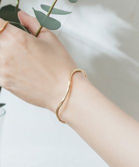 【ピッシェアンス/Pisceans】のウェイビーラインバングル 人気、トレンドファッション・服の通販 founy(ファニー) ファッション Fashion レディースファッション Fashion for Women アクセサリー Fashion Accessories シルバー Silver, Metallic Silver バングル Bangle, Bracelet |ID:prp329100004643997