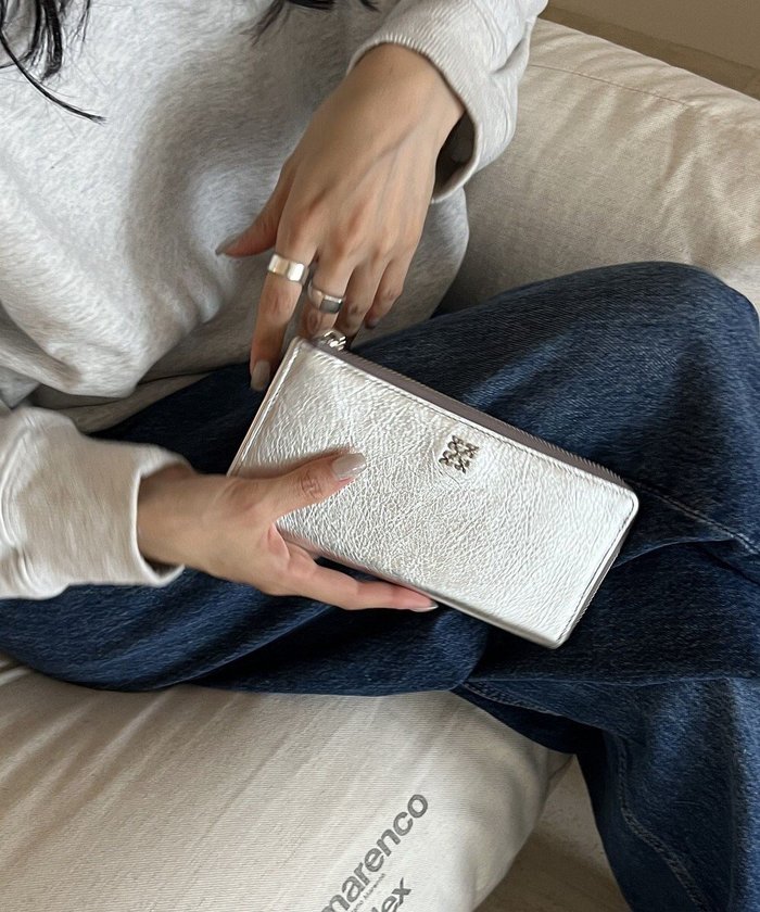 【ラシット/russet】のミニモノグラムプレートロングウォレット(SO-418) インテリア・キッズ・メンズ・レディースファッション・服の通販 founy(ファニー) https://founy.com/ ファッション Fashion レディースファッション Fashion for Women ミニ財布・二つ折り財布 Wallets & Card Cases スタイリッシュ Stylish, Fashionable 財布 Wallet, Purse ポケット Pocket, Pocket Detail 再入荷 Restock / Back in Stock 新作・新入荷 New Arrivals / New In おすすめ Recommended / Our Picks 日本製 Made In Japan 2025年 2025 2025春夏・S/S Spring/Summer 2025 SS25 |ID: prp329100004644779 ipo3291000000033517205