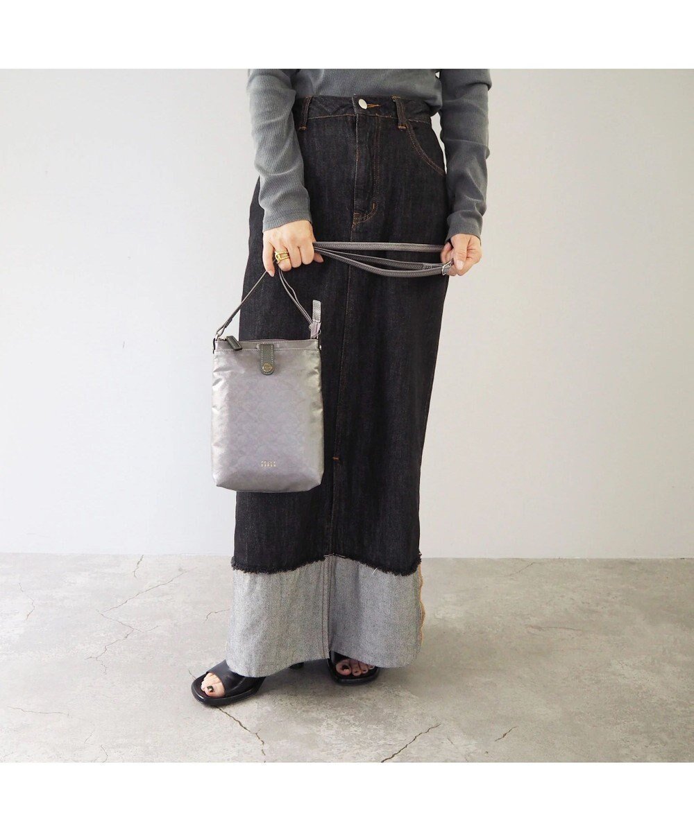 【ペレボルサ/PELLE BORSA】のポシェット Alive アライブ 4452 インテリア・キッズ・メンズ・レディースファッション・服の通販 founy(ファニー) 　ファッション　Fashion　レディースファッション　Fashion for Women　コーティング　Coating, Coated Finish　軽量　Lightweight, Ultra Light　ショルダー　Shoulder, Shoulder Strap　ジャカード／ジャガード　Jacquard, Woven Pattern　スマート　Smart, Elegant　財布　Wallet, Purse　パール　Pearl, Pearl Accent　ポケット　Pocket, Pocket Detail　ポシェット　Pochette, Mini Bag　モチーフ　Motif, Design Theme　ループ　Loop, Loop Knit　新作・新入荷　New Arrivals / New In　おすすめ　Recommended / Our Picks　旅行　Travel　ガンメタ|ID: prp329100004644801 ipo3291000000033517346