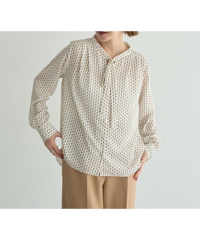 【イェッカ ヴェッカ/YECCA VECCA】のジオメ柄ボウタイブラウス インテリア・キッズ・メンズ・レディースファッション・服の通販 founy(ファニー) https://founy.com/ ファッション Fashion レディースファッション Fashion for Women トップス・カットソー Cut & Sew Tops シャツ・ブラウス・オフィスカジュアル Elegant Blouses & Button-Ups 新作・新入荷 New Arrivals / New In おすすめ Recommended / Our Picks エレガント 上品 Elegant クラシカル Classical, Vintage-Inspired フロント Front, Front Design ポケット Pocket, Pocket Detail メタル Metal, Metal Parts リボン Ribbon, Bow A/W・秋冬 Autumn/Winter |ID: prp329100004645860 ipo3291000000033532140