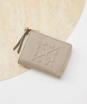 【ラシット/russet】の【2025AW新作】エンボスモノグラムハーフウォレット(SO-437) 人気、トレンドファッション・服の通販 founy(ファニー) ファッション Fashion レディースファッション Fashion for Women ミニ財布・二つ折り財布 Wallets & Card Cases ウォレット Wallet シンプル Simple, Minimal 財布 Wallet, Purse 人気 Popular, Best Seller フロント Front, Front Design ポケット Pocket, Pocket Detail ロング Long, Long-Length 再入荷 Restock / Back in Stock おすすめ Recommended / Our Picks 2025年 2025 2025-2026秋冬・A/W Autumn/Winter 2025–26 AW25–26 |ID:prp329100004645879