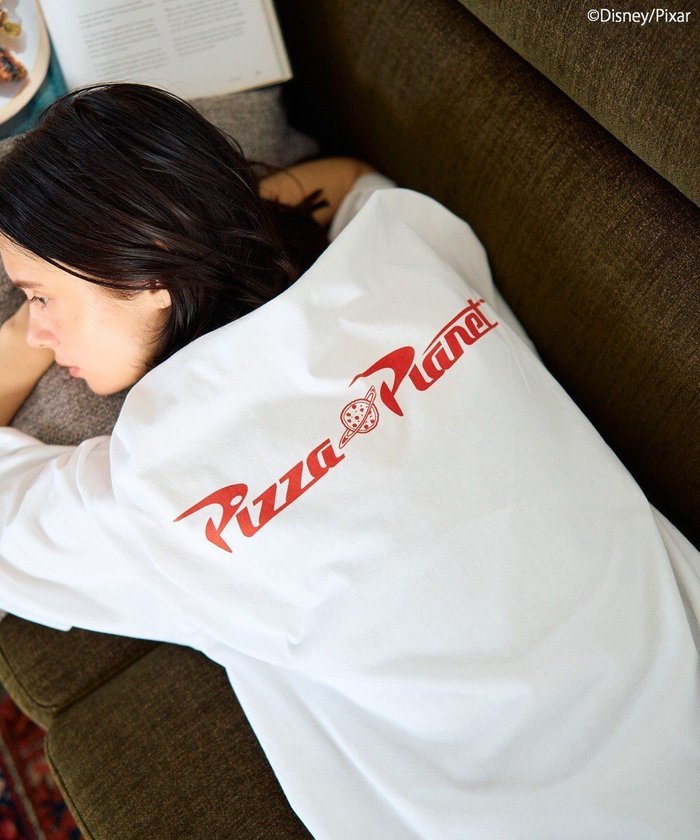 【アメリカンホリック/AMERICAN HOLIC】のPizza Planet Tシャツ インテリア・キッズ・メンズ・レディースファッション・服の通販 founy(ファニー) https://founy.com/ ファッション Fashion レディースファッション Fashion for Women トップス・カットソー Cut & Sew Tops シャツ・ブラウス・オフィスカジュアル Elegant Blouses & Button-Ups ロングTシャツ・Tシャツ Longline T-Shirts & Tees カットソー・ベーシックTシャツ Cut-and-Sewn Tops / Stretch Tees & Basics アメリカン American Style カットソー Cut and Sewn Top スタイリッシュ Stylish, Fashionable デニム Denim, Jeans Material フレア Flare, Flared フロント Front, Front Design プリント Print, Printed Pattern ポケット Pocket, Pocket Detail 半袖 Short Sleeve, Half Sleeve A/W・秋冬 Autumn/Winter 新作・新入荷 New Arrivals / New In |ID: prp329100004645931 ipo3291000000033532528
