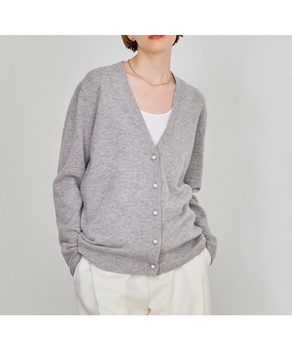 【ベイジ,/BEIGE,】の【WEB限定・洗える】ALSACE / パール釦ウールニットカーディガン インテリア・キッズ・メンズ・レディースファッション・服の通販 founy(ファニー) 　ファッション　Fashion　レディースファッション　Fashion for Women　トップス・カットソー　Cut & Sew Tops　ニット　Knit Tops & Sweaters　カーディガン・羽織り　Layered Style Cardigans　カーディガン　Cardigan, Knitwear　パール　Pearl, Pearl Accent　洗える　Machine Washable　A/W・秋冬　Autumn/Winter　L.Gray|ID: prp329100004646789 ipo3291000000033542207