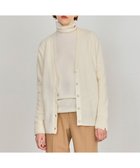 【ベイジ,/BEIGE,】の【WEB限定・洗える】ALSACE / パール釦ウールニットカーディガン Ecru|ID: prp329100004646789 ipo3291000000033670998