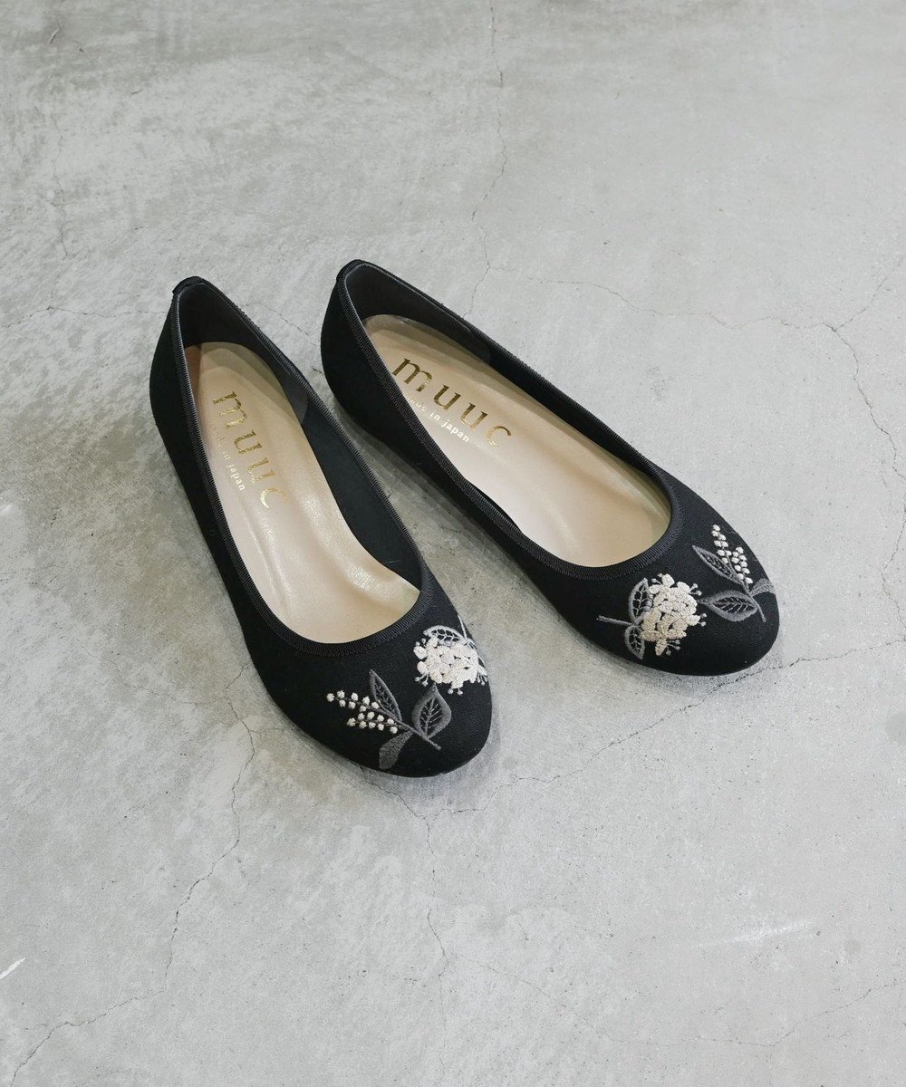 【ムーク/muuc】の小花柄刺繍のバレエシューズ インテリア・キッズ・メンズ・レディースファッション・服の通販 founy(ファニー) ファッション Fashion レディースファッション Fashion for Women インソール Shoe Insole キャンバス Canvas, Canvas Fabric クッション Cushion, Throw Pillow 軽量 Lightweight, Ultra Light シューズ Shoes, Footwear バレエ Ballet, Ballet Style フィット Fit, Slim Fit リネン Linen, Linen Fabric 再入荷 Restock / Back in Stock 日本製 Made In Japan エレガント 上品 Elegant ブラック|ID: prp329100004647804 ipo3291000000034273924