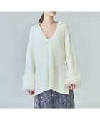 【グレース コンチネンタル/GRACE CONTINENTAL】のフェザースリーブニットトップ 人気、トレンドファッション・服の通販 founy(ファニー) ファッション Fashion レディースファッション Fashion for Women トップス・カットソー Cut & Sew Tops ニット Knit Tops & Sweaters アンゴラ Angora Knitwear スキッパー Skipper, Open Collar スリット Slit, Slit Detail スリーブ Sleeve, Long Sleeve / Short Sleeve セーター Sweater, Knitwear デコルテ Décolleté, Neckline フェザーヤーン Feather Yarn, Fluffy Yarn リラックス Relax, Relaxed Fit エレガント 上品 Elegant 夏 Summer S/S・春夏 SS, Spring/Summer, Warm Season A/W・秋冬 Autumn/Winter thumbnail ホワイト|ID: prp329100004649239 ipo3291000000033577643