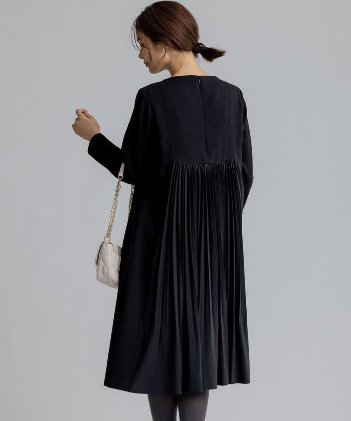 【組曲/KUMIKYOKU】のバックプリーツ ワンピース インテリア・キッズ・メンズ・レディースファッション・服の通販 founy(ファニー) https://founy.com/ ファッション Fashion レディースファッション Fashion for Women ワンピース Dresses インナー Innerwear エレガント 上品 Elegant シェイプ Shape, Slim Fit シンプル Simple, Minimal タフタ Taffeta, Structured Fabric タートル Turtleneck, Turtle Collar ドレス Dress, One-Piece バランス Balance, Style Balance プリーツ Pleats, Pleated A/W・秋冬 Autumn/Winter |ID: prp329100004649246 ipo3291000000034058159