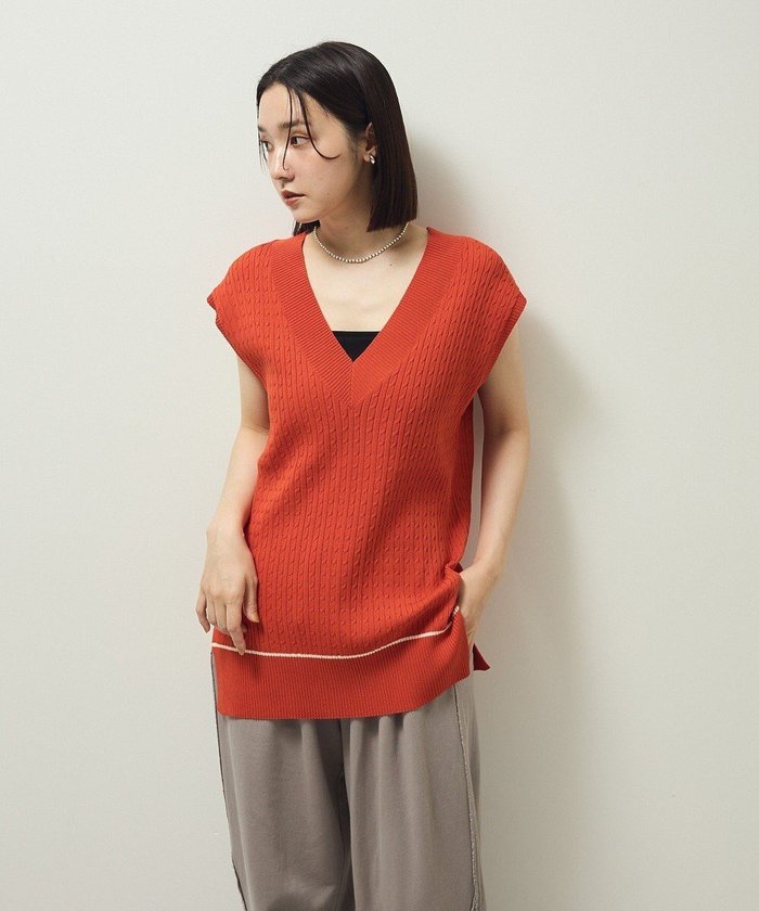 【グリーンパークス/Green Parks】の裾ラインケーブルニットベスト インテリア・キッズ・メンズ・レディースファッション・服の通販 founy(ファニー) https://founy.com/ ファッション Fashion レディースファッション Fashion for Women アウター Coat / Outerwear Collection トップス・カットソー Cut & Sew Tops ニット Knit Tops & Sweaters ベスト&ジレ / 重ね着スタイル Vests & Gilets 新作・新入荷 New Arrivals / New In おすすめ Recommended / Our Picks オレンジ Orange スリット Slit, Slit Detail フィット Fit, Slim Fit ベスト Vest, Waistcoat ポケット Pocket, Pocket Detail 夏 Summer S/S・春夏 SS, Spring/Summer, Warm Season A/W・秋冬 Autumn/Winter |ID: prp329100004649445 ipo3291000000033581327