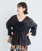 【グリーンパークス/Green Parks】のVネックフリルシアープリーツブラウス Black|ID: prp329100004649449 ipo3291000000033581353