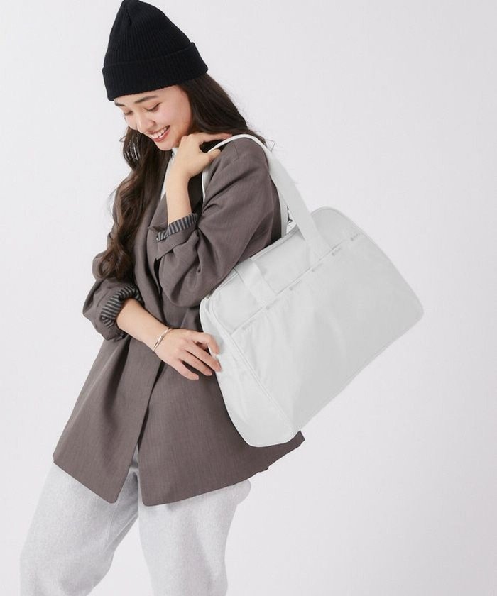 【レスポートサック/LeSportsac】のSMALL CARRYALL DUFFLE/メレンゲ インテリア・キッズ・メンズ・レディースファッション・服の通販 founy(ファニー) https://founy.com/ ファッション Fashion レディースファッション Fashion for Women 軽量 Lightweight, Ultra Light シンプル Simple, Minimal トラベル Travel, Travel Gear プリント Print, Printed Pattern ボストン Boston ボストンバッグ Boston Bag, Retro Bag ポケット Pocket, Pocket Detail マグネット Magnet, Magnetic Closure 無地 Plain, Solid Color ラウンド Round, Round Neck 旅行 Travel スーツケース キャリーケース Suitcase / Carry Case ビジネス 仕事 通勤 Business / Work / Commuting |ID: prp329100004649956 ipo3291000000033590765