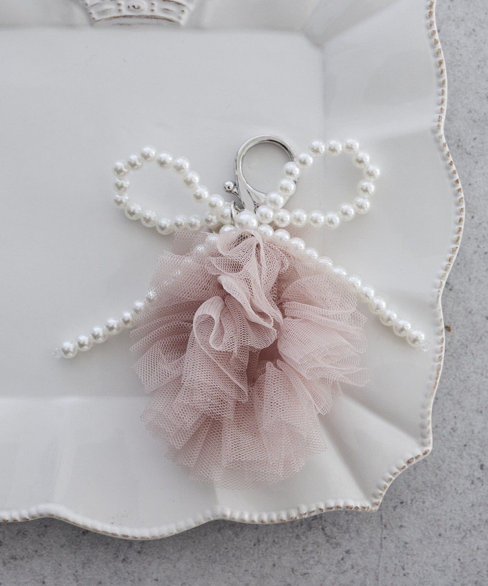 【メゾンドフルール/Maison de FLEUR】のチュールリボンチャーム 人気、トレンドファッション・服の通販 founy(ファニー) 　ファッション　Fashion　レディースファッション　Fashion for Women　おすすめ　Recommended / Our Picks　アクセサリー　Fashion Accessories　チャーム　Charm, Pendant　チュール　Tulip, Tulip Motif　トレンド　Trend, Trending Now　パール　Pearl, Pearl Accent　ポーチ　Pouch, Small Case　リボン　Ribbon, Bow　 other-1|ID: prp329100004650003 ipo3291000000033592101