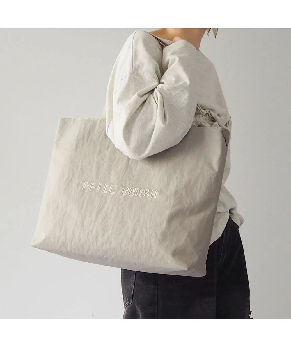 【ペレボルサ/PELLE BORSA】のラージサブバッグ Wrinkle リンクル 6525 インテリア・キッズ・メンズ・レディースファッション・服の通販 founy(ファニー) 　ファッション　Fashion　レディースファッション　Fashion for Women　バッグ　Bags　コーティング　Coating, Coated Finish　軽量　Lightweight, Ultra Light　財布　Wallet, Purse　ファブリック　Fabric, Textile　ポケット　Pocket, Pocket Detail　リラックス　Relax, Relaxed Fit　新作・新入荷　New Arrivals / New In　おすすめ　Recommended / Our Picks　ライトグレー|ID: prp329100004650156 ipo3291000000033593136