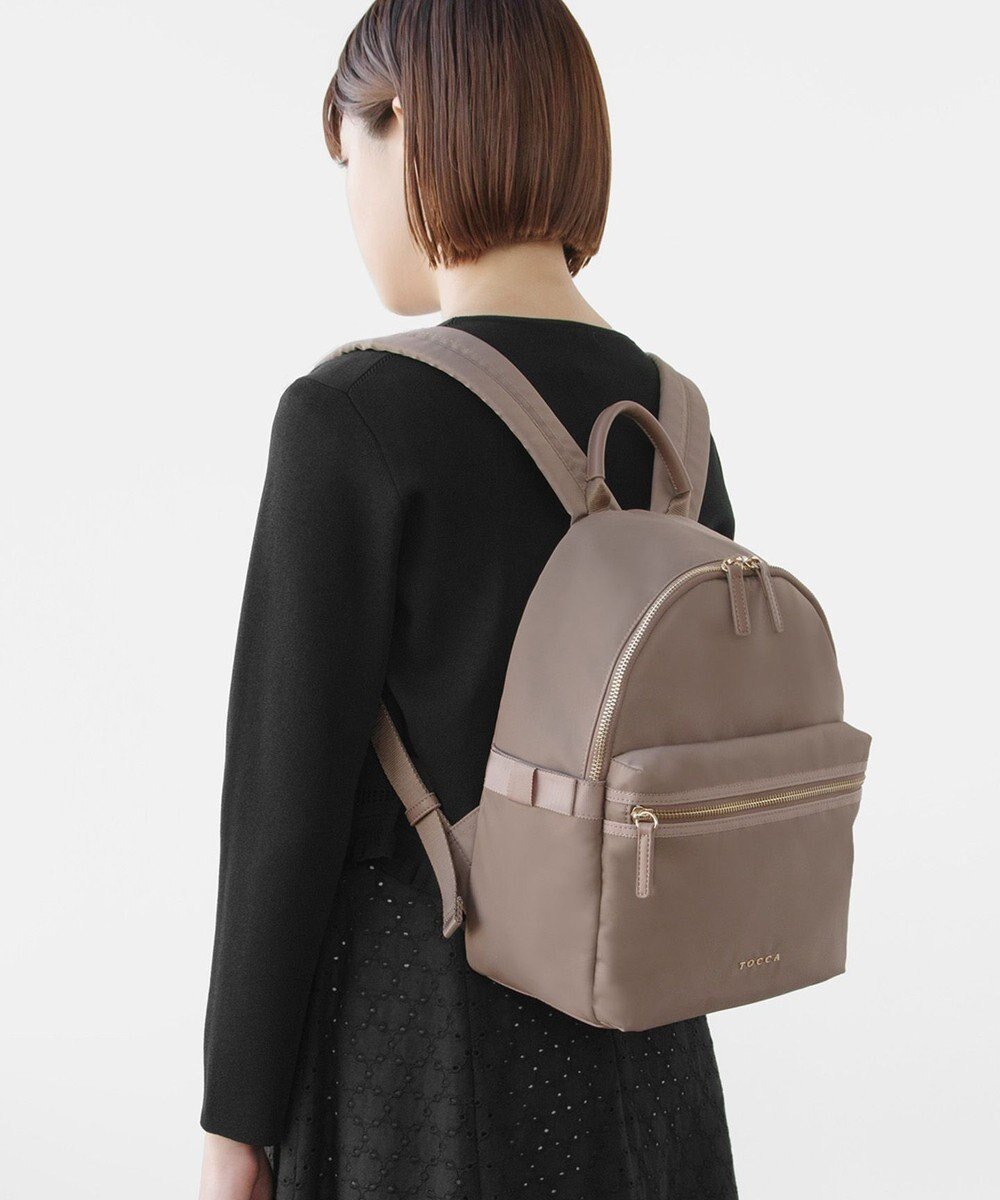 【トッカ/TOCCA】のSMALL TRAVELING BACKPACK バックパック インテリア・キッズ・メンズ・レディースファッション・服の通販 founy(ファニー) 　ファッション　Fashion　レディースファッション　Fashion for Women　バッグ　Bags　財布　Wallet, Purse　フェミニン　Feminine, Girly　フロント　Front, Front Design　ポケット　Pocket, Pocket Detail　羽織　Haori, Light Jacket　メタル　Metal, Metal Parts　リュクス　Luxury, Elegant, High-End, Chic　リュック　Backpack, Rucksack　旅行　Travel　エレガント 上品　Elegant　ベージュ系|ID: prp329100004650177 ipo3291000000033848370