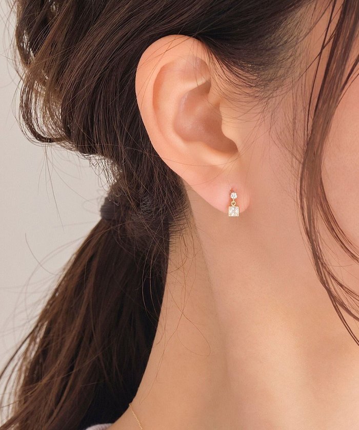 【フィービィー/phoebe】の【K10】スクエアビジューイヤリング/BOX ショッパーつき インテリア・キッズ・メンズ・レディースファッション・服の通販 founy(ファニー) https://founy.com/ ファッション Fashion レディースファッション Fashion for Women ジュエリー Jewelry ファッションリング Fashion Rings イヤリング・フープ・ドロップタイプ Hoop, Drop & Clip Earrings アクセサリー Fashion Accessories イヤリング Earrings ジュエリー Jewelry, Accessories ジュエル Jewel, Gemstone スクエア Square, Square Shape ストーン Stone, Gem-Like フレーム Frame, Outline ラウンド Round, Round Neck 再入荷 Restock / Back in Stock おすすめ Recommended / Our Picks ギフト プレゼント Gift / Present |ID: prp329100004650505 ipo3291000000033597272