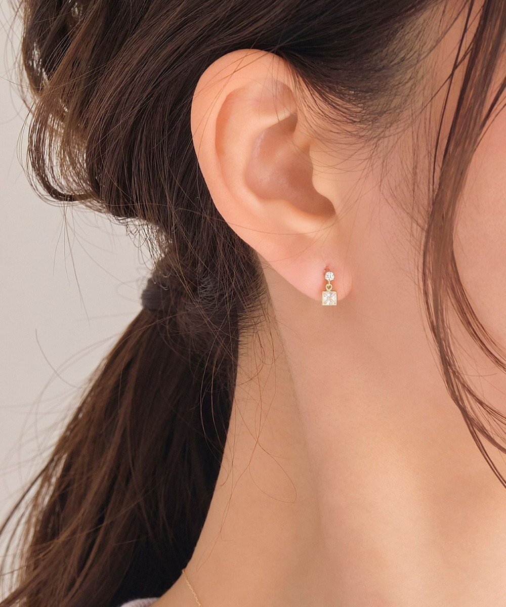 【フィービィー/phoebe】の【K10】スクエアビジューイヤリング/BOX ショッパーつき 人気、トレンドファッション・服の通販 founy(ファニー) 　ファッション　Fashion　レディースファッション　Fashion for Women　ジュエリー　Jewelry　ファッションリング　Fashion Rings　イヤリング・フープ・ドロップタイプ　Hoop, Drop & Clip Earrings　アクセサリー　Fashion Accessories　イヤリング　Earrings　ジュエリー　Jewelry, Accessories　ジュエル　Jewel, Gemstone　スクエア　Square, Square Shape　ストーン　Stone, Gem-Like　フレーム　Frame, Outline　ラウンド　Round, Round Neck　再入荷　Restock / Back in Stock　おすすめ　Recommended / Our Picks　ギフト プレゼント　Gift / Present　 other-1|ID: prp329100004650505 ipo3291000000034463927