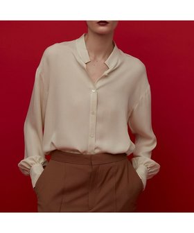 【ベイジ,/BEIGE,】 BRISSAC / スタンドカラーブラウス人気、トレンドファッション・服の通販 founy(ファニー) ファッション Fashion レディースファッション Fashion for Women トップス・カットソー Cut & Sew Tops シャツ・ブラウス・オフィスカジュアル Elegant Blouses & Button-Ups エアリー Airy Texture シルク Silk, 100% Silk ジョーゼット Georgette, Semi-Sheer Fabric スタンド Stand Collar, Upright Stand スリーブ Sleeve, Long Sleeve / Short Sleeve ドロップ Drop Shoulder, Dropped Style A/W・秋冬 Autumn/Winter |ID:prp329100004652111