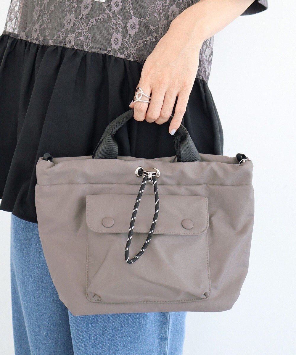 【グリーンパークス/Green Parks】の・furry rate ナイロンドロートート インテリア・キッズ・メンズ・レディースファッション・服の通販 founy(ファニー) ファッション Fashion レディースファッション Fashion for Women バッグ Bags コンパクト Compact, Small Size ショルダー Shoulder, Shoulder Strap ドローコード Drawcord, Drawstring Cord フロント Front, Front Design ポケット Pocket, Pocket Detail Gray Beige|ID: prp329100004652423 ipo3291000000033621394