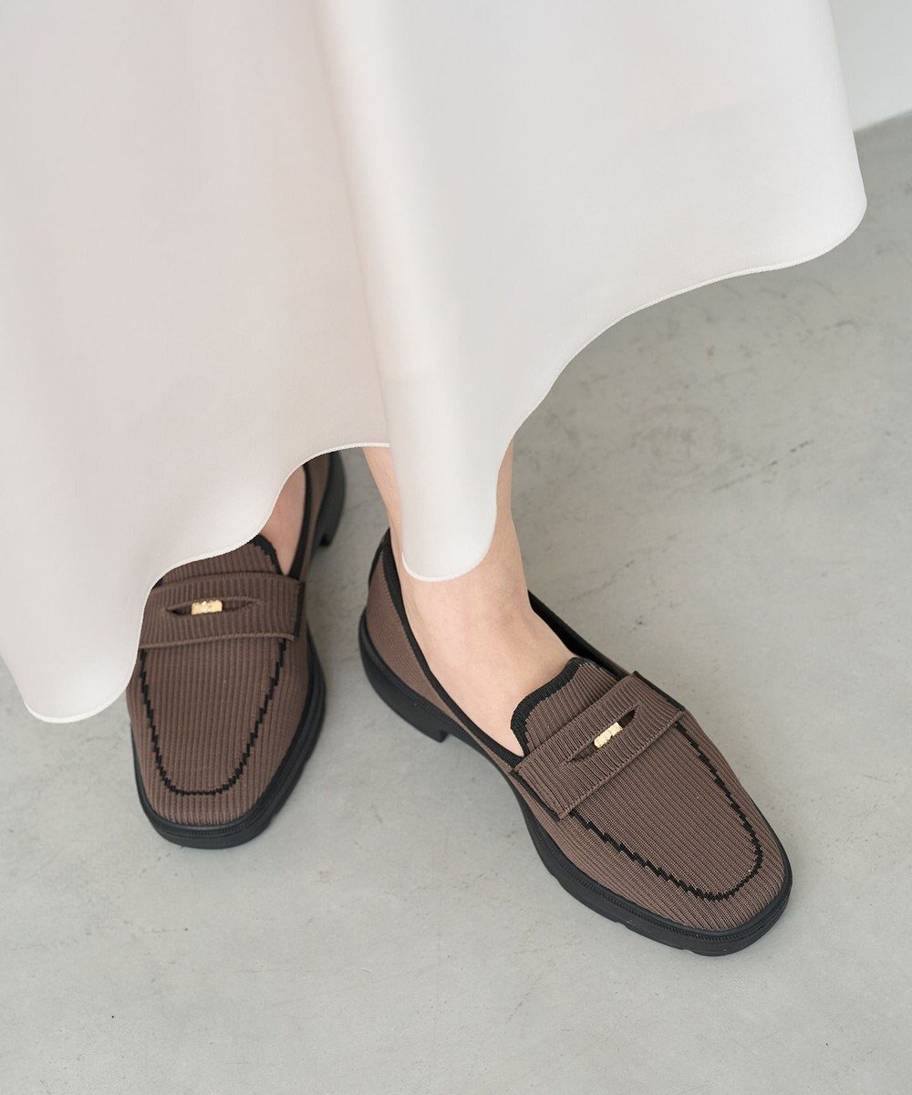 【ステッピ/steppi】の【VERY掲載 / 撥水 / 洗える】コインローファー 人気、トレンドファッション・服の通販 founy(ファニー) 　雑誌掲載アイテム　Magazine Picks & Fashion Features　ファッション雑誌　Fashion Magazines　ヴェリィ　VERY　ファッション　Fashion　レディースファッション　Fashion for Women　洗える　Machine Washable　クッション　Cushion, Throw Pillow　クラシカル　Classical, Vintage-Inspired　コイン　Coin, Coin Design　軽量　Lightweight, Ultra Light　シューズ　Shoes, Footwear　雑誌　Magazine, Fashion Magazine　トレンド　Trend, Trending Now　バランス　Balance, Style Balance　ランニング　Running, Running Wear, Activewear, Jogging　A/W・秋冬　Autumn/Winter　S/S・春夏　SS, Spring/Summer, Warm Season　夏　Summer　 other-1|ID: prp329100004652456 ipo3291000000034047899