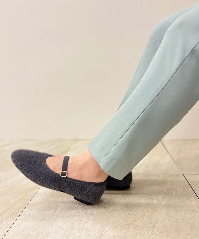 【ステッピ/steppi】の【VERY掲載 / 洗える / 撥水】ラウンドファー パンプス インテリア・キッズ・メンズ・レディースファッション・服の通販 founy(ファニー) https://founy.com/ 雑誌掲載アイテム Magazine Picks & Fashion Features ファッション雑誌 Fashion Magazines ヴェリィ VERY ファッション Fashion レディースファッション Fashion for Women 洗える Machine Washable クッション Cushion, Throw Pillow 軽量 Lightweight, Ultra Light シューズ Shoes, Footwear 雑誌 Magazine, Fashion Magazine トレンド Trend, Trending Now バランス Balance, Style Balance フィット Fit, Slim Fit フラット Flat, Flat Shoes ラウンド Round, Round Neck ランニング Running, Running Wear, Activewear, Jogging リラックス Relax, Relaxed Fit A/W・秋冬 Autumn/Winter |ID: prp329100004652458 ipo3291000000034390611