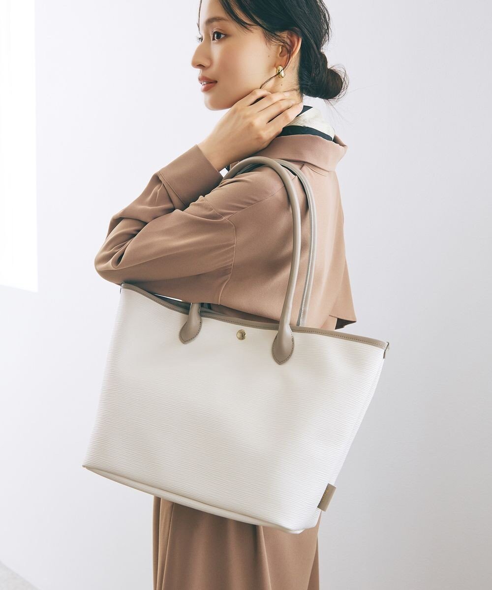 【トプカピ/TOPKAPI】の【Breath TOPKAPI】RIPPLE リプル レザーハンドル A4 トートバッグ インテリア・キッズ・メンズ・レディースファッション・服の通販 founy(ファニー) 　ファッション　Fashion　レディースファッション　Fashion for Women　バッグ　Bags　クール　Cool, Chic　軽量　Lightweight, Ultra Light　人気　Popular, Best Seller　フラップ　Flap, Flap Pocket　ポケット　Pocket, Pocket Detail　メタル　Metal, Metal Parts　ロング　Long, Long-Length　新作・新入荷　New Arrivals / New In　ビジネス 仕事 通勤　Business / Work / Commuting　アイボリー|ID: prp329100004652566 ipo3291000000033622409