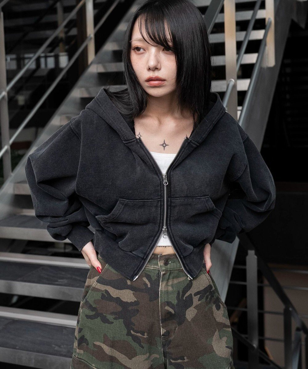 【ウィゴー/WEGO】のショートZIPパーカー インテリア・キッズ・メンズ・レディースファッション・服の通販 founy(ファニー) 　ファッション　Fashion　レディースファッション　Fashion for Women　トップス・カットソー　Cut & Sew Tops　レディースパーカー・カジュアルフーディー　Casual Hoodies & Sweatshirts　インナー　Innerwear　秋　Autumn　カーゴパンツ　Cargo Pants, Utility Pants　キャミ　Camisole, Cami Top　コンパクト　Compact, Small Size　ショート　Short, Short Length　ジップ　Zip, Zipper　スマホ　Smartphone, Mobile Device　タンク　Tank Top, Sleeveless Top　バランス　Balance, Style Balance　パーカー　Hoodie, Parka　ミニスカート　Mini Skirt, Short Skirt　冬　Winter / This Winter　A/W・秋冬　Autumn/Winter　新作・新入荷　New Arrivals / New In　スミクロ|ID: prp329100004653379 ipo3291000000033633384