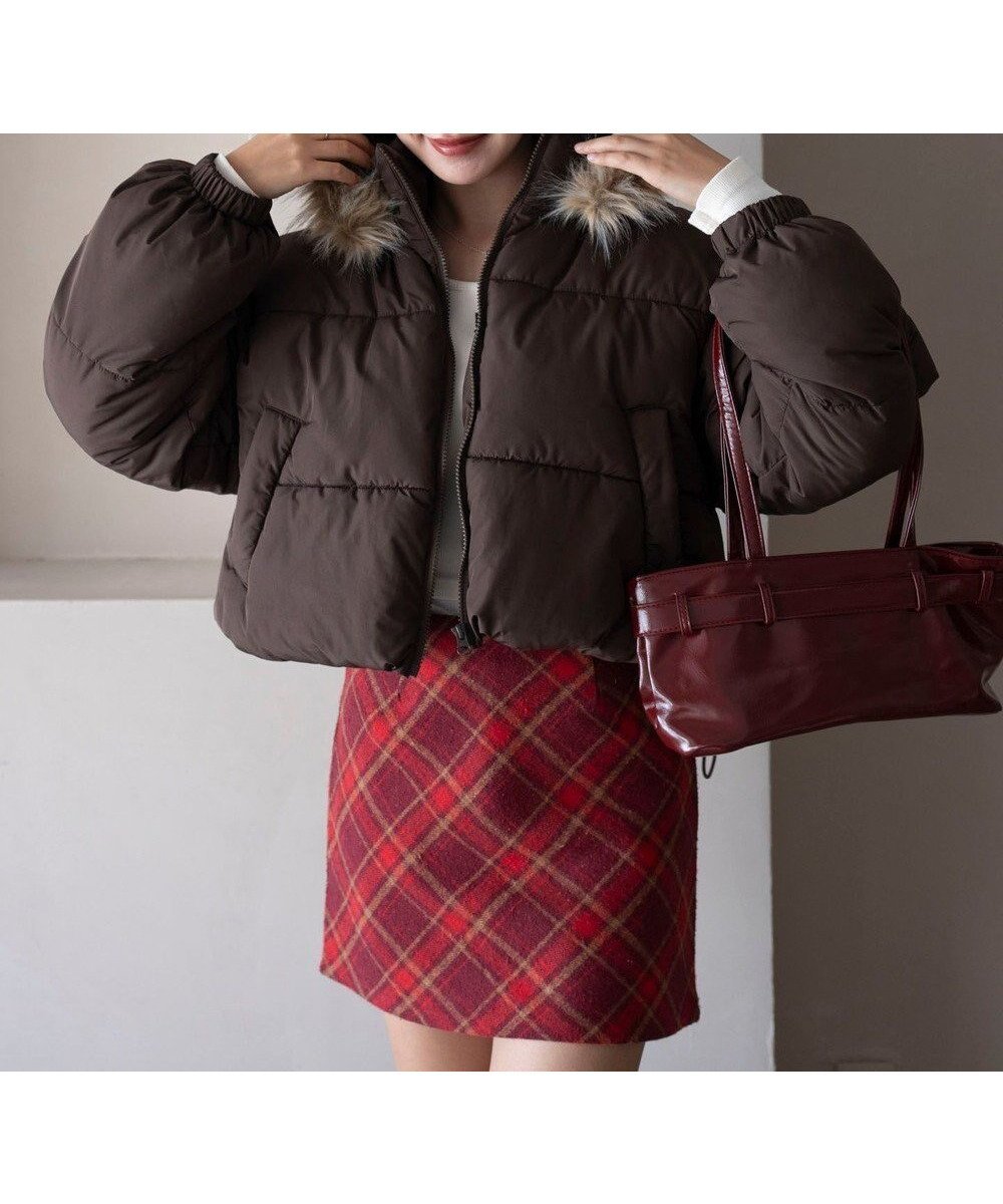 【ウィゴー/WEGO】の【25年秋冬新作/SMサイズ展開】2WAYファーフードショートパファーブルゾン 人気、トレンドファッション・服の通販 founy(ファニー) 　ファッション　Fashion　レディースファッション　Fashion for Women　アウター　Coat / Outerwear Collection　コート・ロングコート・ピーコート　Long Coats, Peacoats & More　レディースジャケット・軽アウター　Jackets　ブルゾンジャケット・スポーティアウター　Blouson Jackets　アウトドア　Outdoor Clothing　インナー　Innerwear　秋　Autumn　ジャケット　Jacket, Outerwear　スマホ　Smartphone, Mobile Device　ダウン　Down, Puffer　トレンド　Trend, Trending Now　ドローコード　Drawcord, Drawstring Cord　フェイクファー　Faux Fur, Imitation Fur　フェミニン　Feminine, Girly　ブルゾン　Blouson, Bomber Jacket　ブロック　Block, Solid Block Pattern　ボトム　Bottoms, Lower Wear　防寒　Cold Protection, Winter-Ready　ロング　Long, Long-Length　冬　Winter / This Winter　A/W・秋冬　Autumn/Winter　 other-1|ID: prp329100004653397 ipo3291000000034609416