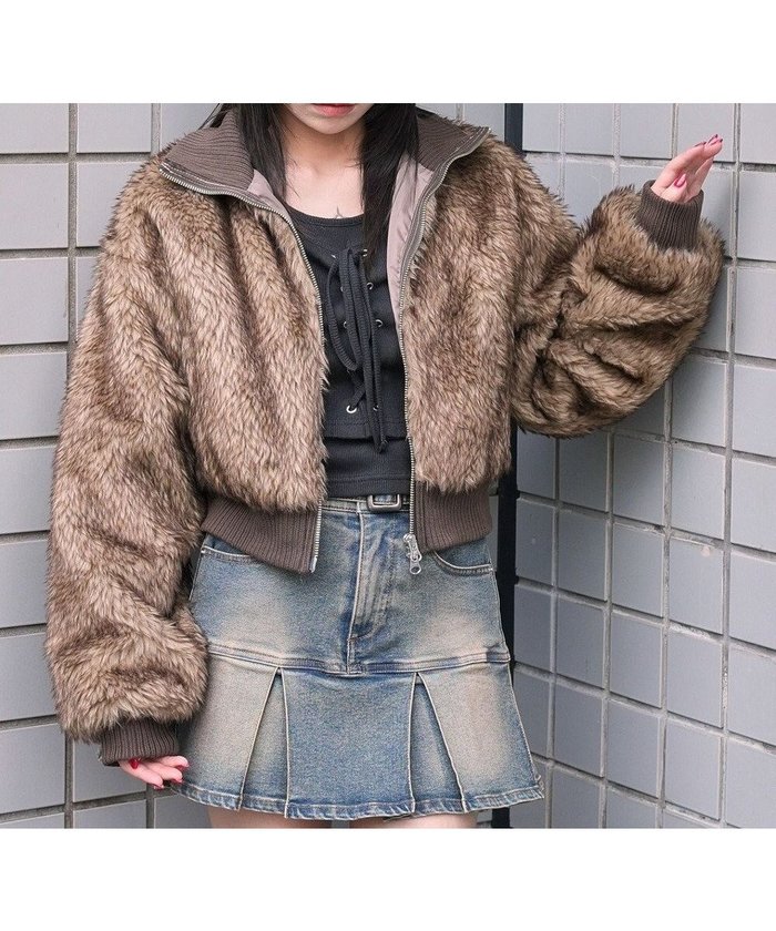 【ウィゴー/WEGO】の【25年秋冬新作】フェイクファーショートブルゾン インテリア・キッズ・メンズ・レディースファッション・服の通販 founy(ファニー) https://founy.com/ ファッション Fashion レディースファッション Fashion for Women アウター Coat / Outerwear Collection レディースジャケット・軽アウター Jackets ブルゾンジャケット・スポーティアウター Blouson Jackets 秋 Autumn クロップド Cropped, Short Length ジャケット Jacket, Outerwear スマホ Smartphone, Mobile Device デニム Denim, Jeans Material トレンド Trend, Trending Now ドッキング Docking, Mixed Material バランス Balance, Style Balance フェイクファー Faux Fur, Imitation Fur ブルゾン Blouson, Bomber Jacket ボトム Bottoms, Lower Wear ロング Long, Long-Length 冬 Winter / This Winter A/W・秋冬 Autumn/Winter 新作・新入荷 New Arrivals / New In |ID: prp329100004653401 ipo3291000000033633523
