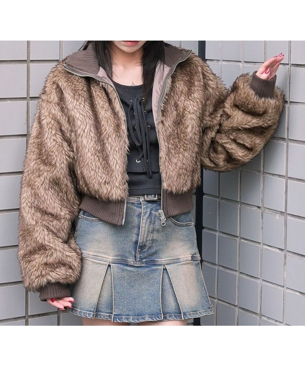 【ウィゴー/WEGO】の【25年秋冬新作】フェイクファーショートブルゾン 人気、トレンドファッション・服の通販 founy(ファニー) 　ファッション　Fashion　レディースファッション　Fashion for Women　アウター　Coat / Outerwear Collection　レディースジャケット・軽アウター　Jackets　ブルゾンジャケット・スポーティアウター　Blouson Jackets　秋　Autumn　クロップド　Cropped, Short Length　ジャケット　Jacket, Outerwear　スマホ　Smartphone, Mobile Device　デニム　Denim, Jeans Material　トレンド　Trend, Trending Now　ドッキング　Docking, Mixed Material　バランス　Balance, Style Balance　フェイクファー　Faux Fur, Imitation Fur　ブルゾン　Blouson, Bomber Jacket　ボトム　Bottoms, Lower Wear　ロング　Long, Long-Length　冬　Winter / This Winter　A/W・秋冬　Autumn/Winter　新作・新入荷　New Arrivals / New In　 other-1|ID: prp329100004653401 ipo3291000000033633523