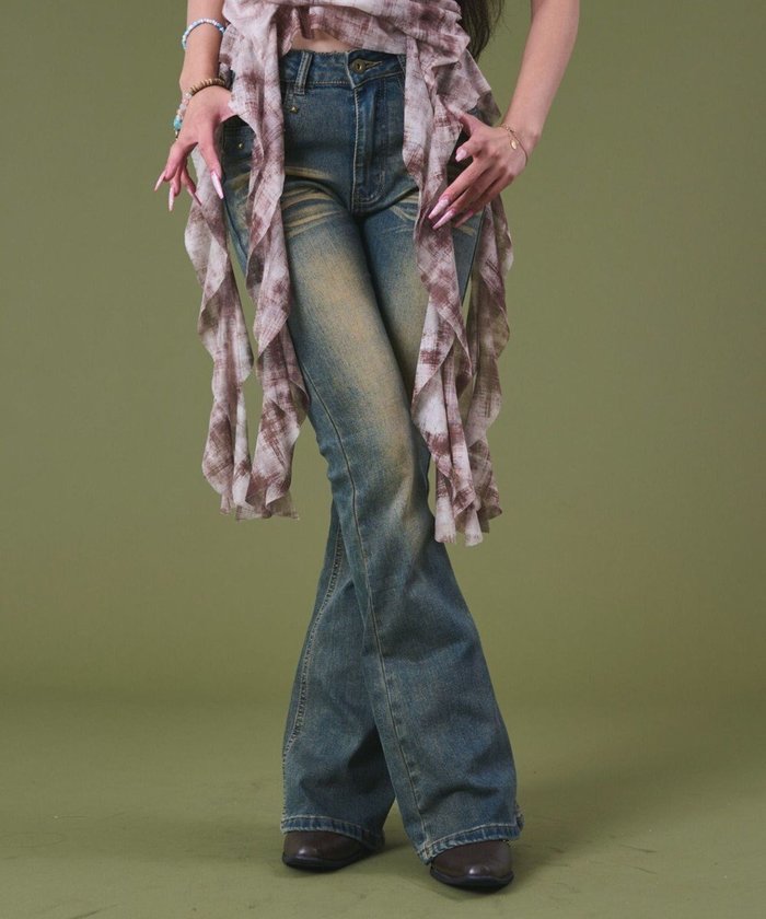 【ウィゴー/WEGO】のブラストスタッズフレアデニム インテリア・キッズ・メンズ・レディースファッション・服の通販 founy(ファニー) https://founy.com/ ファッション Fashion レディースファッション Fashion for Women パンツ Pants & Trousers デニムパンツ・ジーンズ・美脚デニム Denim Jeans & Pants ウォッシュ Washed Finish 厚底 Platform Shoes 春 Spring 秋 Autumn ショート Short, Short Length スタッズ Studs, Metal Accents スニーカー Sneakers, Trainers スマホ Smartphone, Mobile Device デニム Denim, Jeans Material トレンド Trend, Trending Now フェミニン Feminine, Girly フレア Flare, Flared フロント Front, Front Design ポケット Pocket, Pocket Detail 冬 Winter / This Winter S/S・春夏 SS, Spring/Summer, Warm Season 夏 Summer |ID: prp329100004653442 ipo3291000000034724699