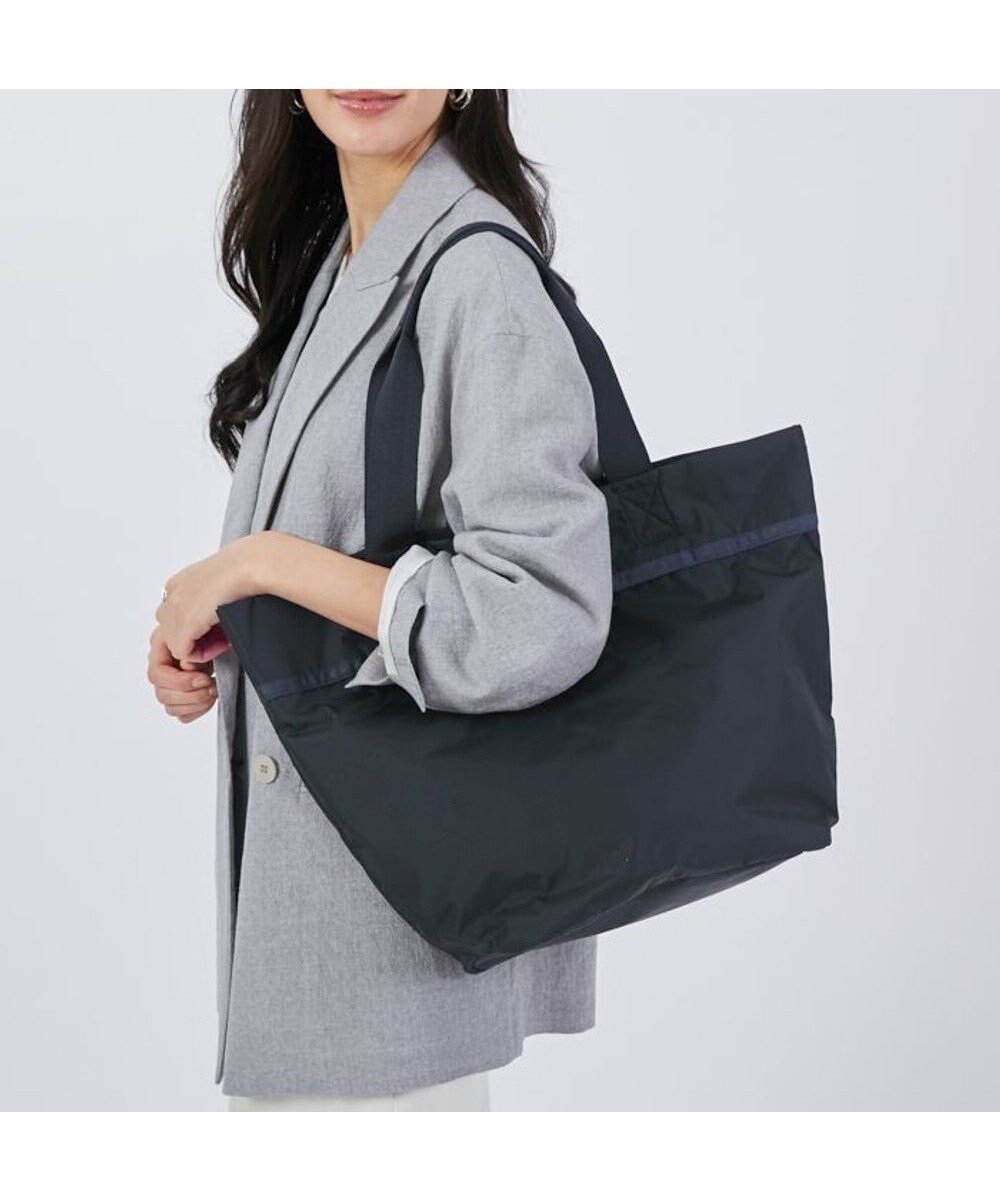 【レスポートサック/LeSportsac】のMARKET TOTE/ディープシーブルー インテリア・キッズ・メンズ・レディースファッション・服の通販 founy(ファニー) 　ファッション　Fashion　レディースファッション　Fashion for Women　バッグ　Bags　軽量　Lightweight, Ultra Light　シンプル　Simple, Minimal　スポーツ　Sports, Activewear　トラベル　Travel, Travel Gear　プリント　Print, Printed Pattern　ポケット　Pocket, Pocket Detail　マグネット　Magnet, Magnetic Closure　無地　Plain, Solid Color　おすすめ　Recommended / Our Picks　旅行　Travel　ビジネス 仕事 通勤　Business / Work / Commuting　ディープシーブルー|ID: prp329100004653986 ipo3291000000033640225