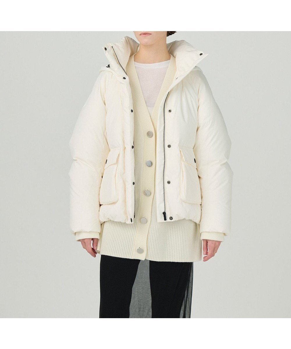 【グレース コンチネンタル/GRACE CONTINENTAL】のスタンドカラーダウンジャケット 人気、トレンドファッション・服の通販 founy(ファニー) 　ファッション　Fashion　レディースファッション　Fashion for Women　アウター　Coat / Outerwear Collection　レディースジャケット・軽アウター　Jackets　ジャケット　Jacket, Outerwear　スタンド　Stand Collar, Upright Stand　ストリング　String, Drawstring　タフタ　Taffeta, Structured Fabric　ダウン　Down, Puffer　フェザー　Feather, Feather Detail　冬　Winter / This Winter　A/W・秋冬　Autumn/Winter　 other-1|ID: prp329100004653997 ipo3291000000033641224