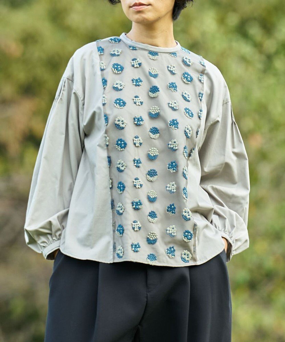 【ムーク/muuc】の〈遠州織物の工場で織られた上質なコットン生地〉あじさい小花柄刺繍切り替え ボリューム袖 プルオーバーブラウス 人気、トレンドファッション・服の通販 founy(ファニー) ファッション Fashion レディースファッション Fashion for Women トップス・カットソー Cut & Sew Tops シャツ・ブラウス・オフィスカジュアル Elegant Blouses & Button-Ups カジュアルプルオーバー・ニットトップス Pullovers & Knit Tops / Casual Pullovers 花柄・フラワープリント・モチーフ Floral Prints & Motifs / Flower Pattern Tops キャンバス Canvas, Canvas Fabric スリーブ Sleeve, Long Sleeve / Short Sleeve チュール Tulip, Tulip Motif 手編み Hand-Knitted, Handmade Knit パターン Pattern, Design Print 水玉 Polka Dot, Dot Pattern A/W・秋冬 Autumn/Winter S/S・春夏 SS, Spring/Summer, Warm Season 再入荷 Restock / Back in Stock 夏 Summer エレガント 上品 Elegant other-1|ID: prp329100004654728 ipo3291000000033659733