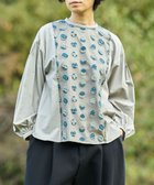 【ムーク/muuc】の〈遠州織物の工場で織られた上質なコットン生地〉あじさい小花柄刺繍切り替え ボリューム袖 プルオーバーブラウス グレー|ID: prp329100004654728 ipo3291000000033659734