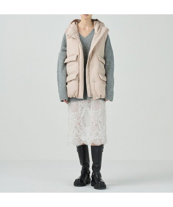 【グレース コンチネンタル/GRACE CONTINENTAL】のダウンジレジャケット インテリア・キッズ・メンズ・レディースファッション・服の通販 founy(ファニー) https://founy.com/ ファッション Fashion レディースファッション Fashion for Women アウター Coat / Outerwear Collection レディースジャケット・軽アウター Jackets シンプル Simple, Minimal ジャケット Jacket, Outerwear スポーツ Sports, Activewear タフタ Taffeta, Structured Fabric ダウン Down, Puffer フェザー Feather, Feather Detail フロント Front, Front Design ベスト Vest, Waistcoat ポケット Pocket, Pocket Detail ミックス Mix, Mixed Style A/W・秋冬 Autumn/Winter |ID: prp329100004654734 ipo3291000000033659754