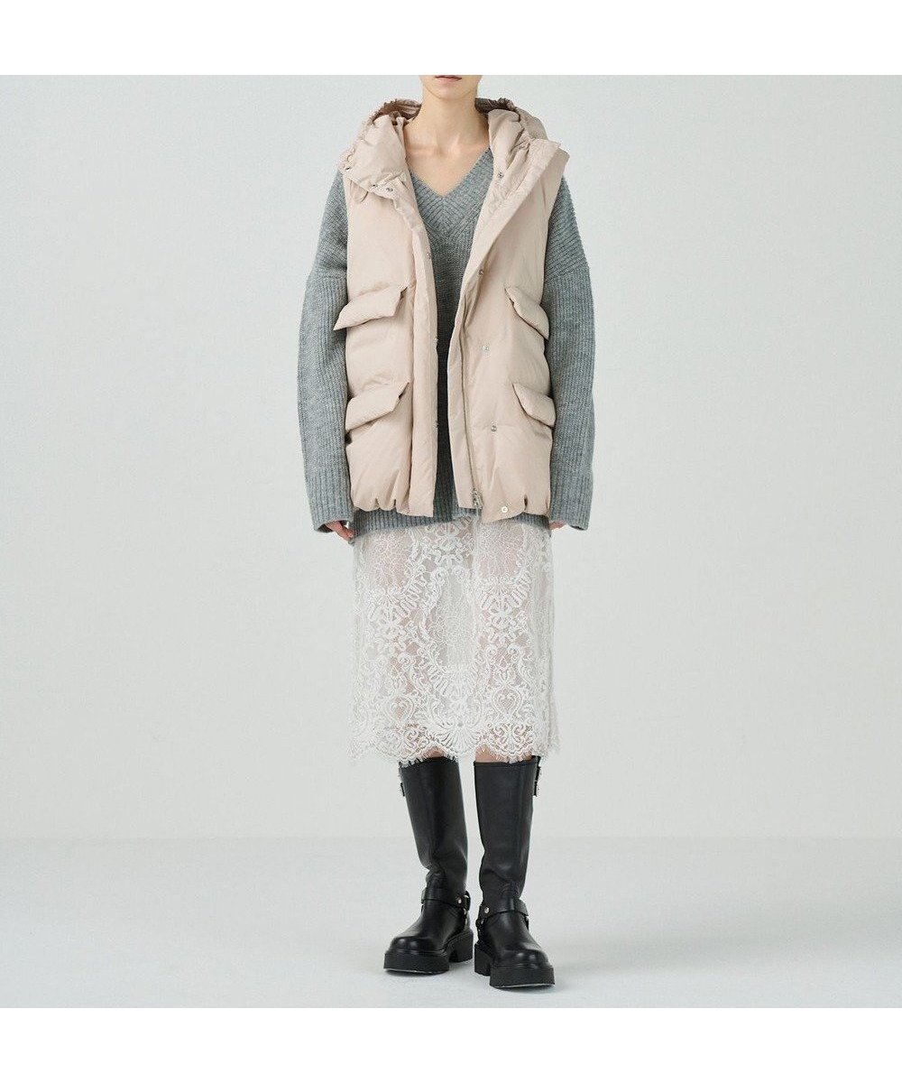 【グレース コンチネンタル/GRACE CONTINENTAL】のダウンジレジャケット 人気、トレンドファッション・服の通販 founy(ファニー) 　ファッション　Fashion　レディースファッション　Fashion for Women　アウター　Coat / Outerwear Collection　レディースジャケット・軽アウター　Jackets　シンプル　Simple, Minimal　ジャケット　Jacket, Outerwear　スポーツ　Sports, Activewear　タフタ　Taffeta, Structured Fabric　ダウン　Down, Puffer　フェザー　Feather, Feather Detail　フロント　Front, Front Design　ベスト　Vest, Waistcoat　ポケット　Pocket, Pocket Detail　ミックス　Mix, Mixed Style　A/W・秋冬　Autumn/Winter　 other-1|ID: prp329100004654734 ipo3291000000033659754