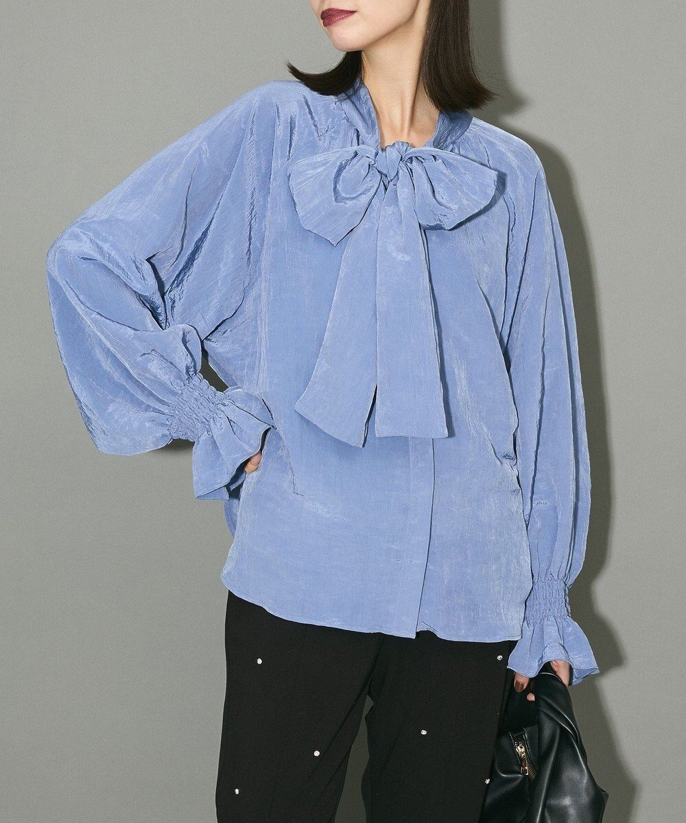 【グリーンパークス/Green Parks】のボウタイリボンブラウス インテリア・キッズ・メンズ・レディースファッション・服の通販 founy(ファニー) ファッション Fashion レディースファッション Fashion for Women トップス・カットソー Cut & Sew Tops シャツ・ブラウス・オフィスカジュアル Elegant Blouses & Button-Ups ギャザー Gathered, Ruffled クラシカル Classical, Vintage-Inspired シャーリング Shirring, Ruched スリーブ Sleeve, Long Sleeve / Short Sleeve バランス Balance, Style Balance フリル Frill, Ruffle フロント Front, Front Design ボトム Bottoms, Lower Wear ポケット Pocket, Pocket Detail 無地 Plain, Solid Color リボン Ribbon, Bow リラックス Relax, Relaxed Fit A/W・秋冬 Autumn/Winter エレガント 上品 Elegant Blue|ID: prp329100004655300 ipo3291000000033668731